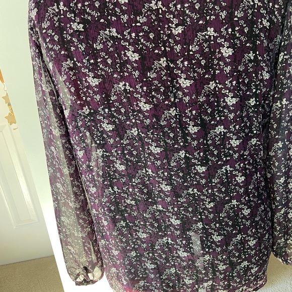 Pretty Two Piece Blouse - Picture 7 of 8